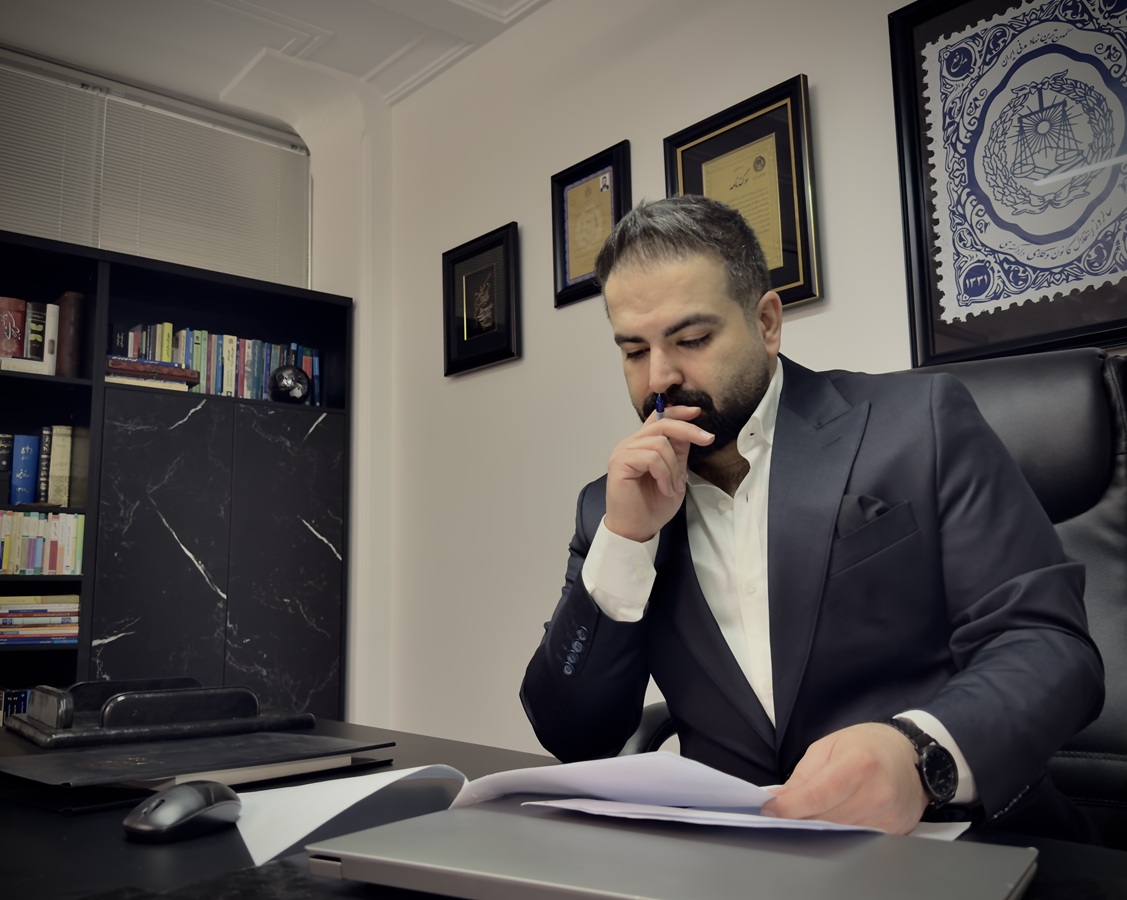 بهترین وکیل ملکی در تهران - دکتر شایان سید احمدی